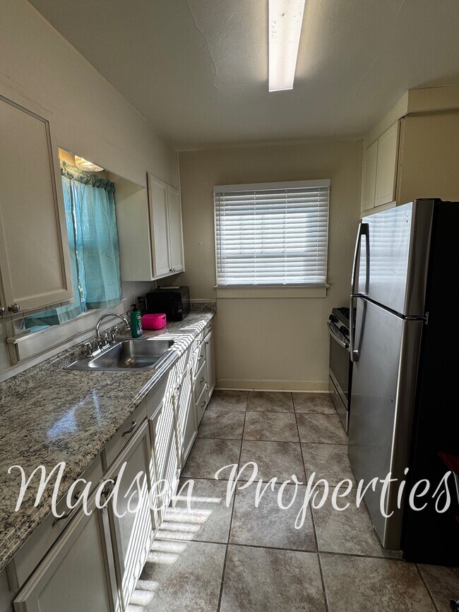 Building Photo - 2350 B St