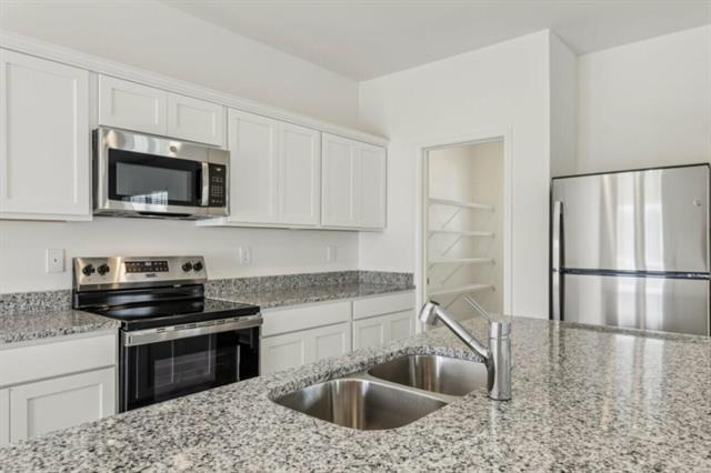 Building Photo - 3220 Dillonwood St