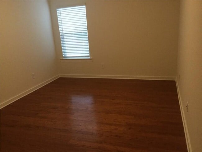 Building Photo - 1392 Weatherbrook Cir