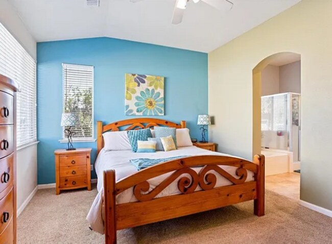 Building Photo - 2085 Pinehurst Ct
