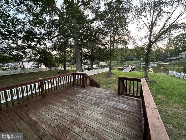 Building Photo - 4922 Lerch Dr