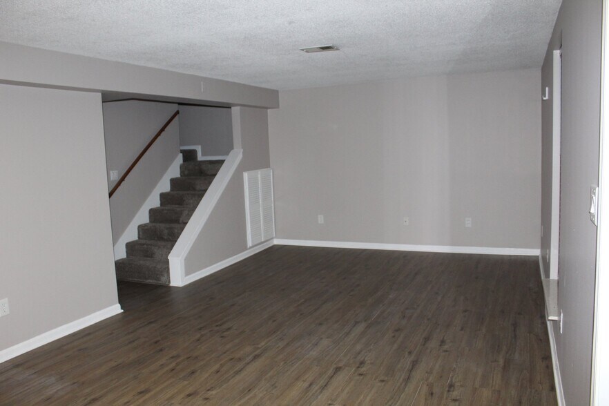 Building Photo - 8009 NW 79th Pl