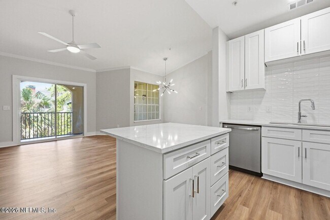 Building Photo - 211 Colima Ct