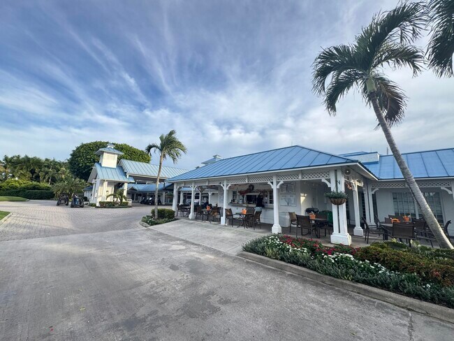 Building Photo - 2430 Deer Creek Country Club Blvd