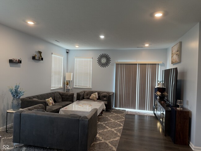 Building Photo - 860 Saddlebrook Farms Blvd