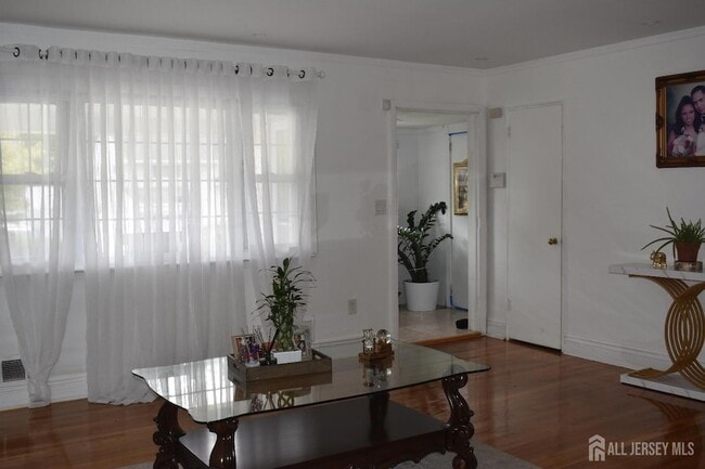 Building Photo - 193 McFarlane Rd