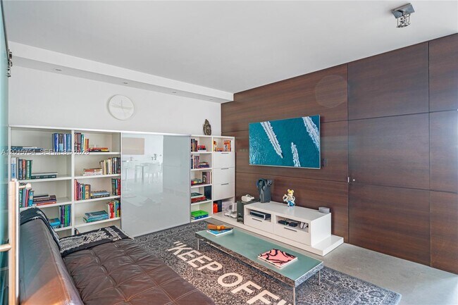 Building Photo - 1331 Brickell Bay Dr