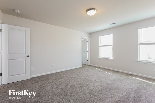 Building Photo - 608 Okame Ct