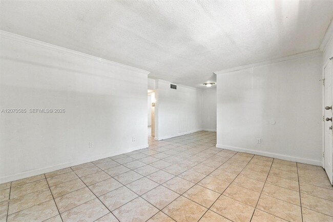 Building Photo - 1245 W 24th St