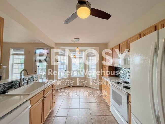 Building Photo - 5520 Summer Crescent