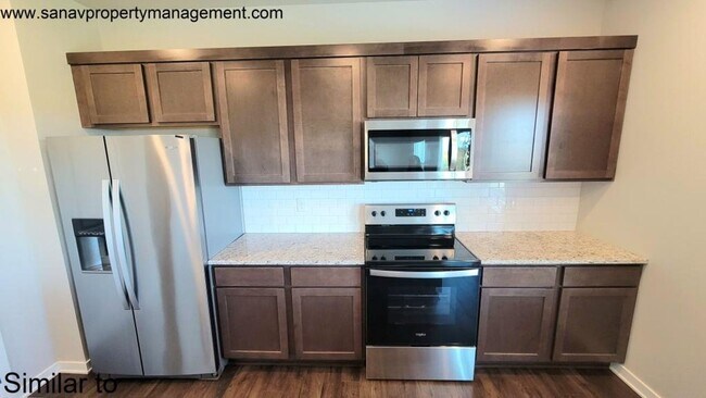 Building Photo - Charming & Spacious Home in Prime Ankeny L...