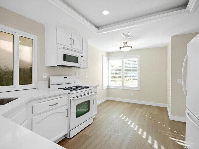 Building Photo - Harbor Pointe - Carlsbad gated community less than one mile to the beach