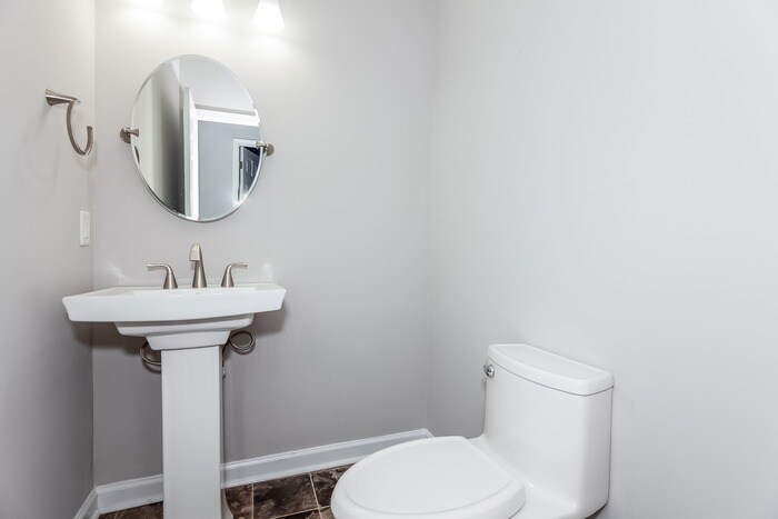 Building Photo - 7332 Icon Way