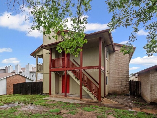Building Photo - 1816 Rawhide Loop