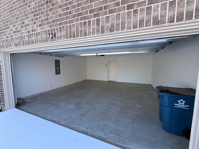 Building Photo - 724 4th St