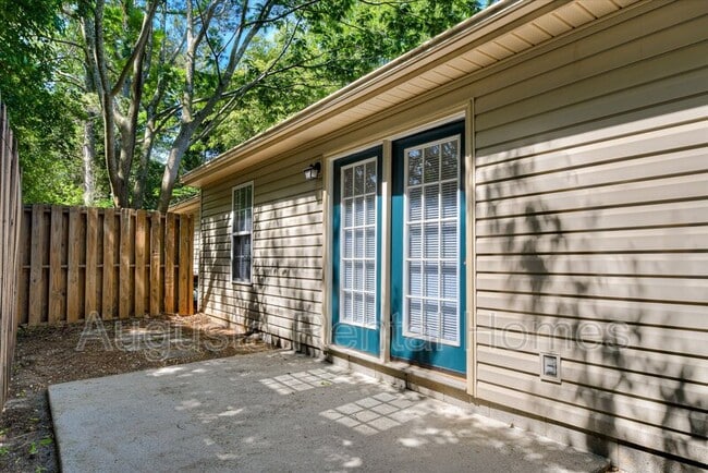 Building Photo - 109 Kelly Dr