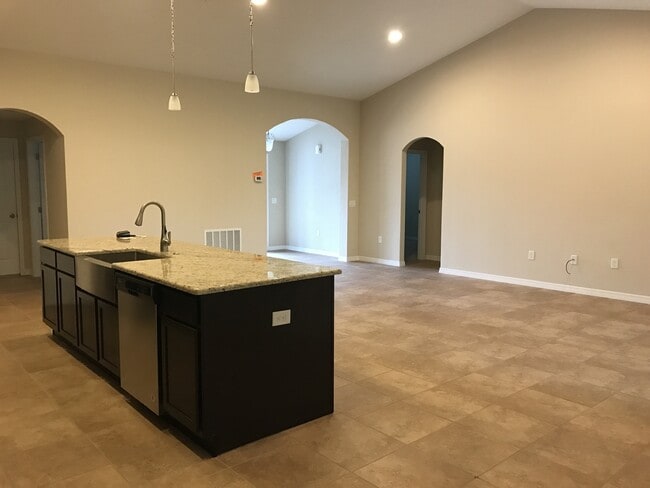 Building Photo - MOVE IN SPECIAL-Beautiful Energy Efficient 3/2 Home in St. Cloud