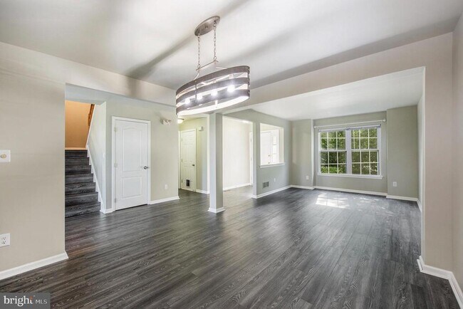 Building Photo - 131 Gleneagles Dr