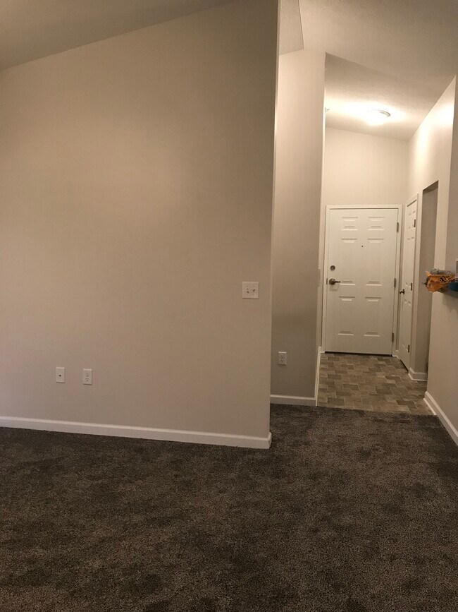 Building Photo - 2303 Vicente Ct