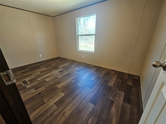 Building Photo - 16299 Crockett Martin Ests Dr