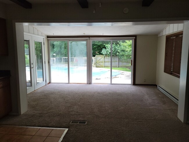 Building Photo - 3915 S Orchard Ct