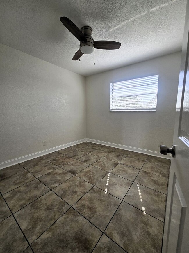 Building Photo - Beautiful 2/1 Condo for Rent - Ask About Free Rent Special - Come See Today!!