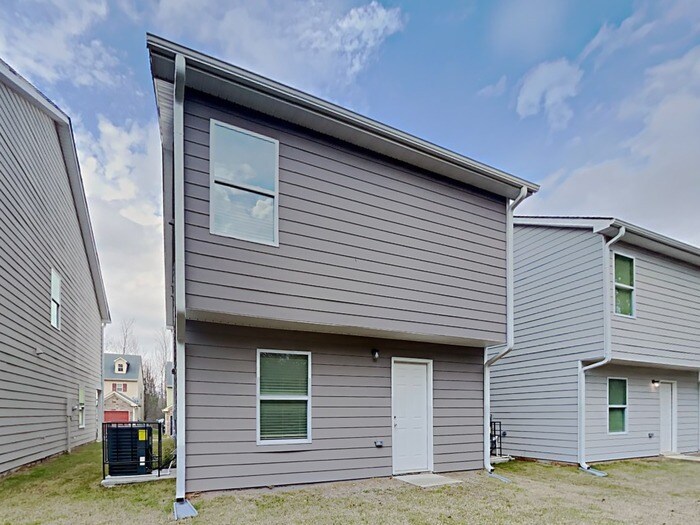 Building Photo - 1050 Wedgewood Ct NE