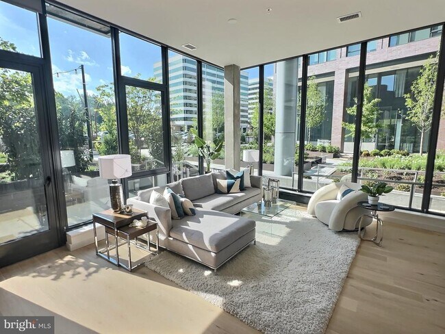 Building Photo - 3130 Potomac Ave