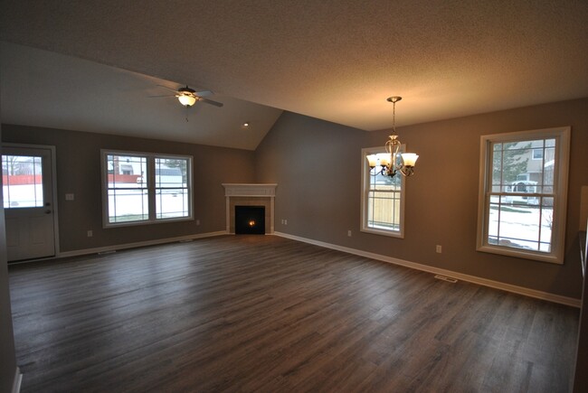 Building Photo - 4671 Mosey Ln