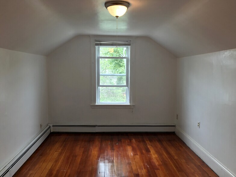 Primary Photo - 21 Marlborough Rd