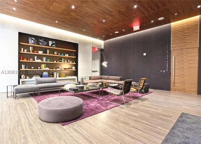 Building Photo - 88 SW 7th St