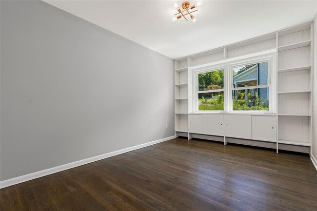 Building Photo - 125 Whittier Dr