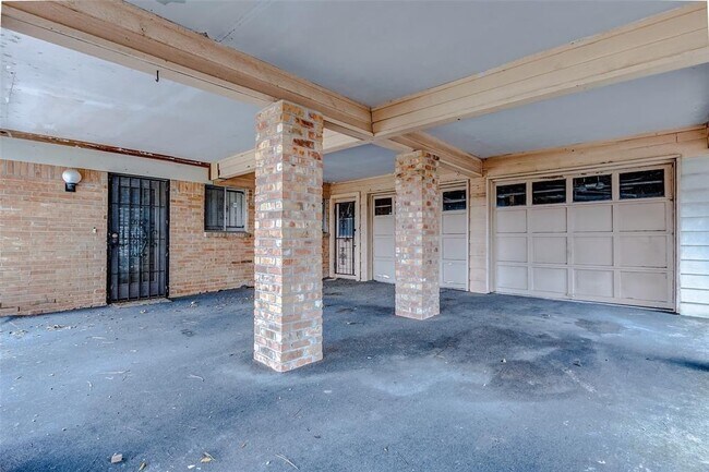 Building Photo - 6831 Reed Rd