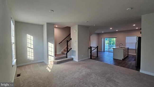 Building Photo - 2055 Rivers Dr
