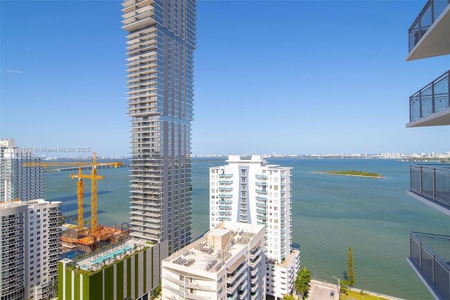 Building Photo - 2150 N Bayshore Dr