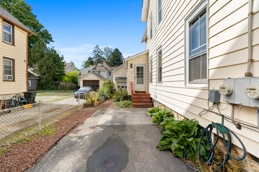 Building Photo - 26 Central Ave