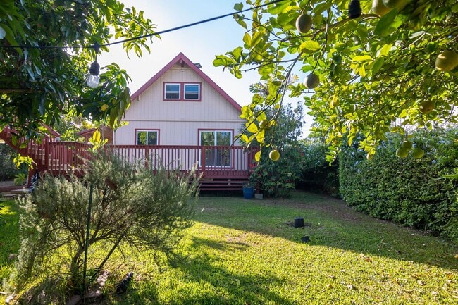 Building Photo - 68-046 Laau Paina Pl
