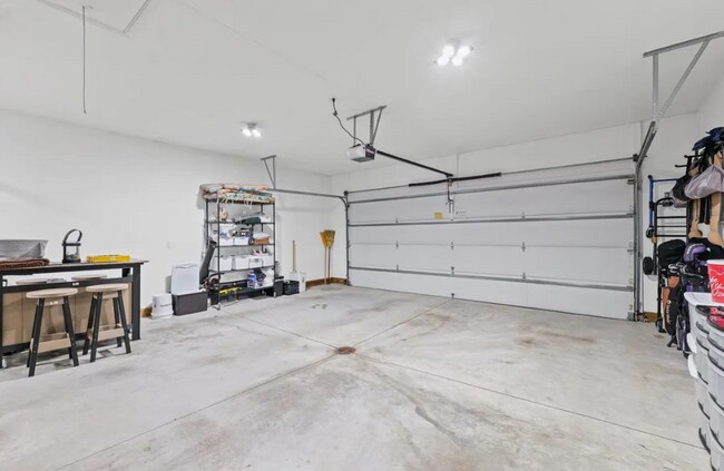 Building Photo - 1632 Cobblefield Rd