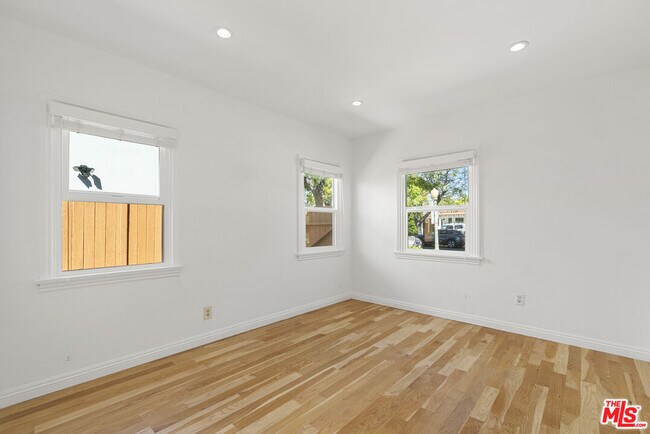 Building Photo - 2031 Glendon Ave