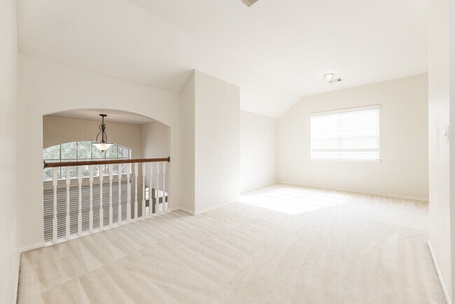 Building Photo - 910 Presley Way