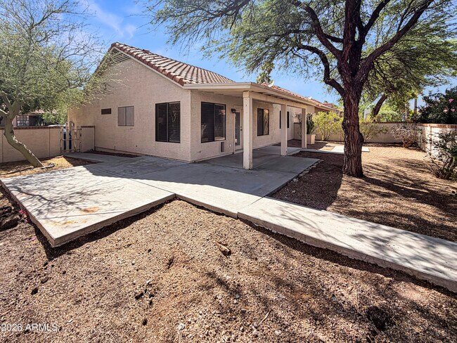 Building Photo - 14607 N Olympic Way