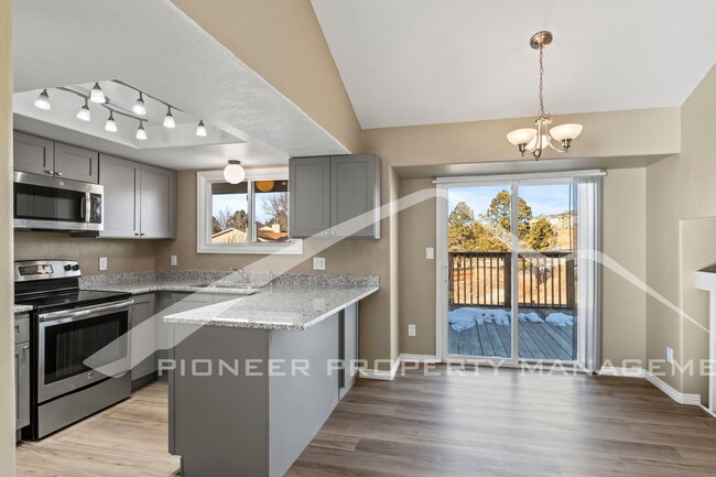 Building Photo - Newly Renovated 4-Bedroom Home in Highly D...