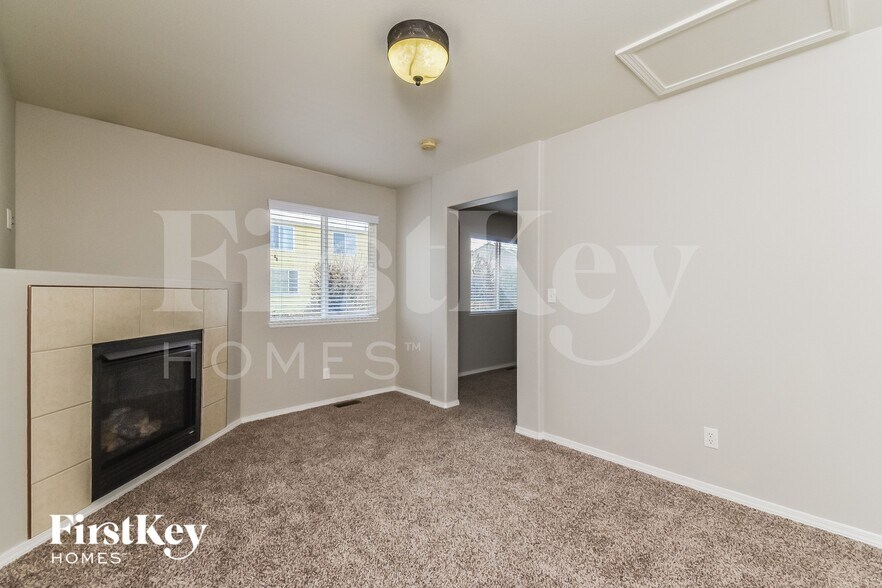 Building Photo - 1749 Dewhirst Dr