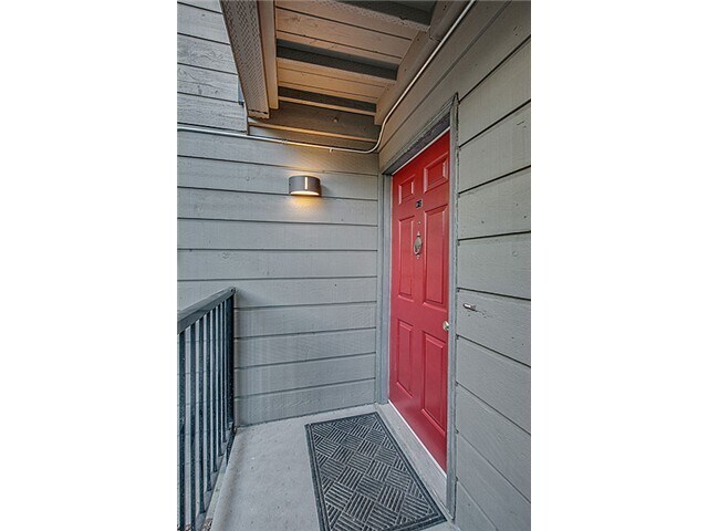 Building Photo - 12517 NE 23rd Plz