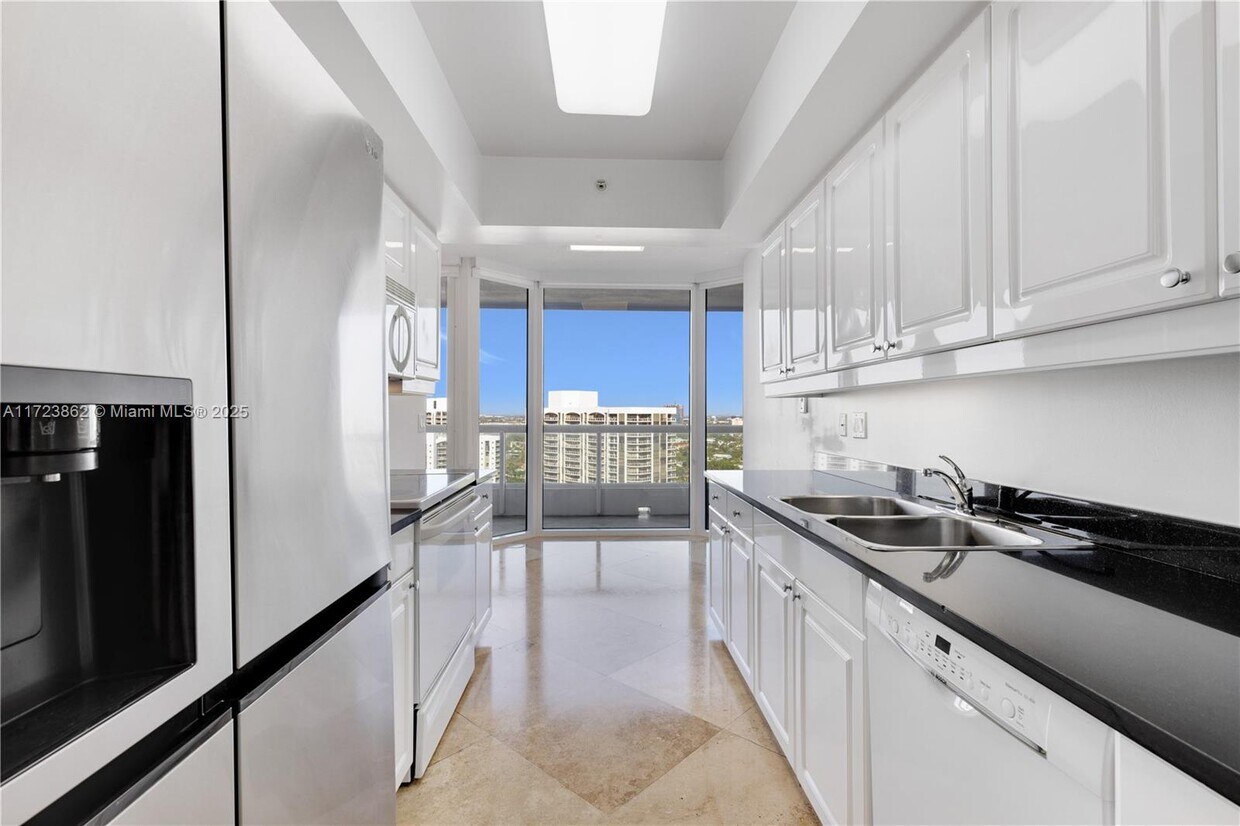 Building Photo - 21055 Yacht Club Dr