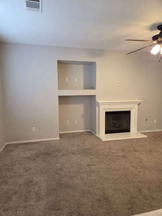 Building Photo - 1073 W Northstar Dr