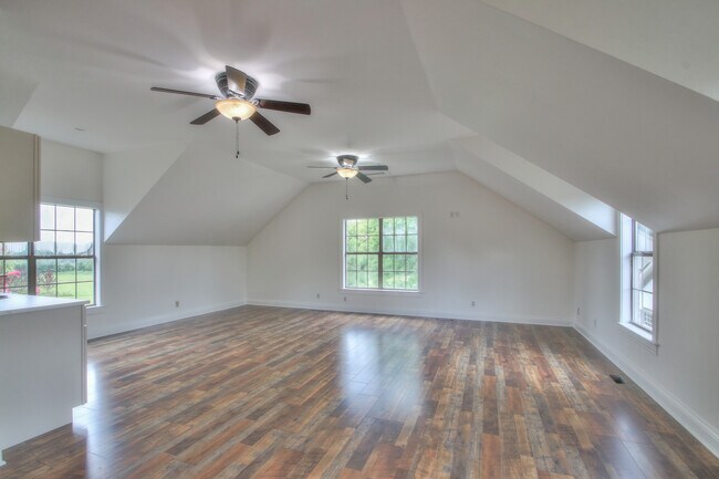 Building Photo - 4335 N Chapel Rd