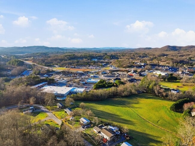 Building Photo - 46 James Dr