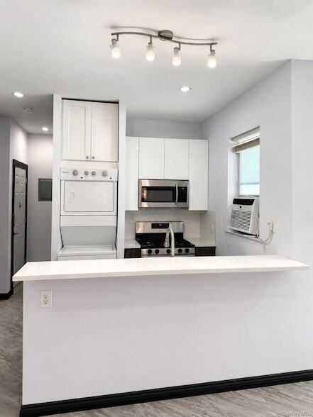 Building Photo - 7305 Metropolitan Avenue