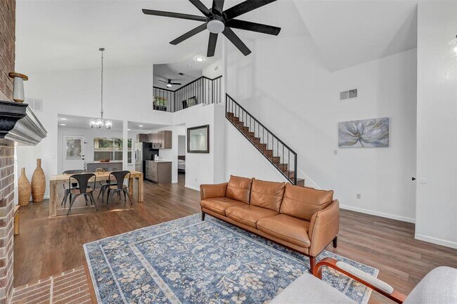 Building Photo - 1700 Palmetto Dr